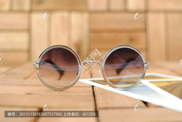 圓形金屬粗框復(fù)古潮流墨鏡太陽鏡