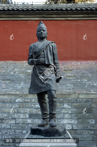 北京白塔寺阿尼哥銅像