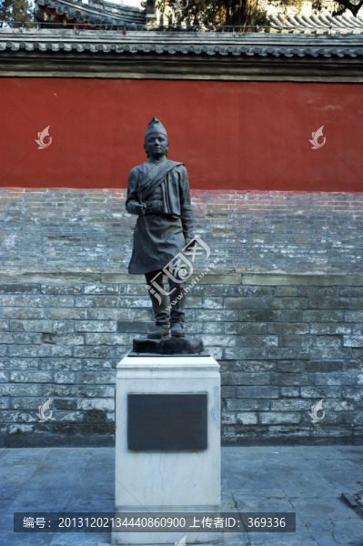 北京白塔寺阿尼哥銅像