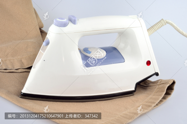 蒸汽電熨斗