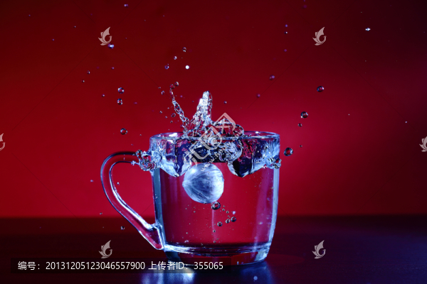 定格水花