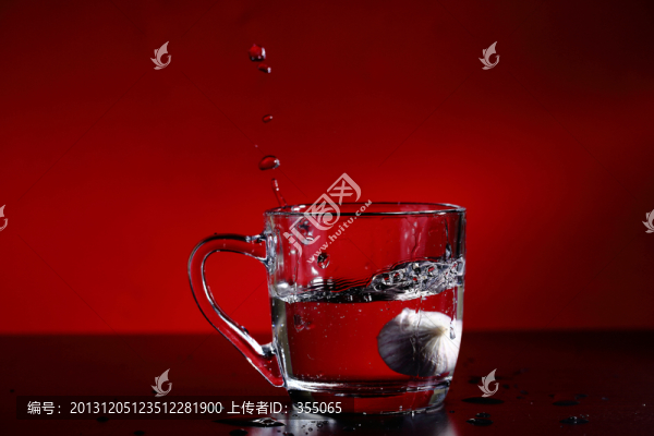定格水花