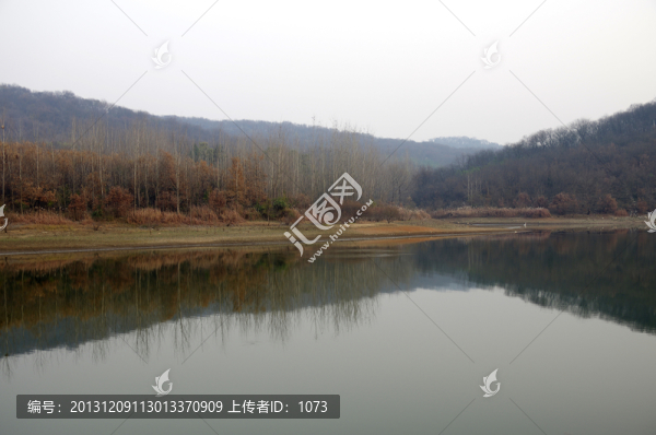 遠山靜湖