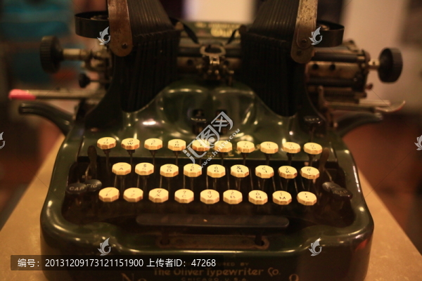 老式打字機(jī)