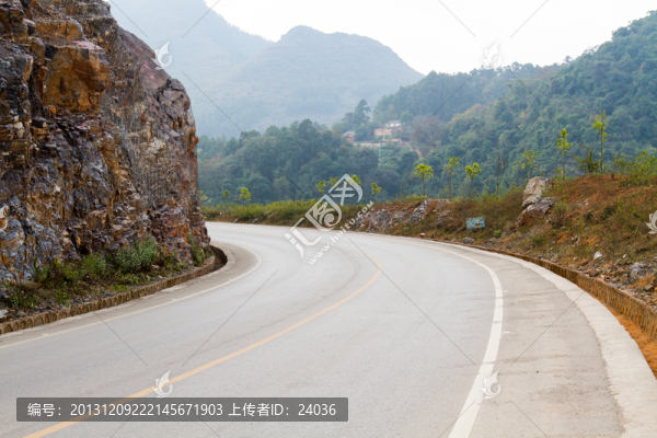 公路,轉(zhuǎn)彎