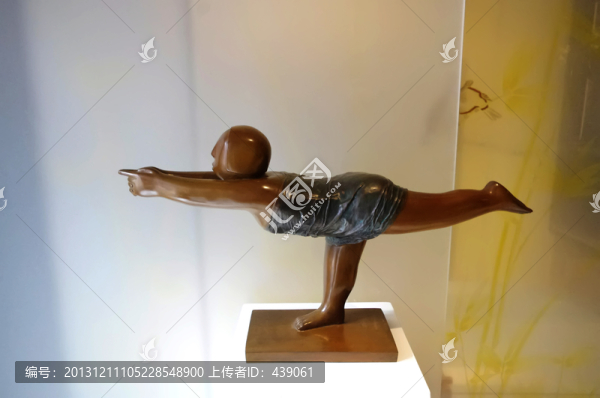 現(xiàn)代雕塑