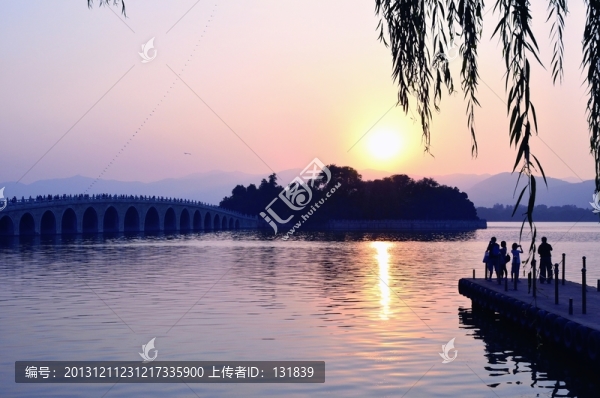 夕陽(yáng)西下昆明湖