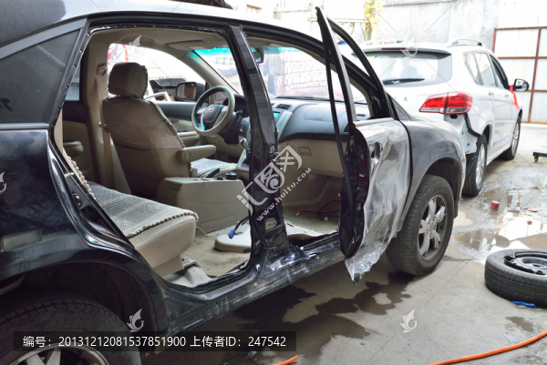 撞壞的汽車