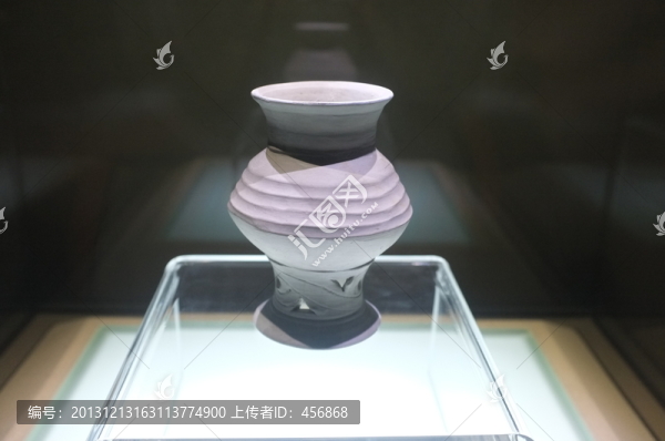 灰陶壺