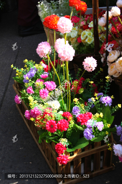 盤就插花