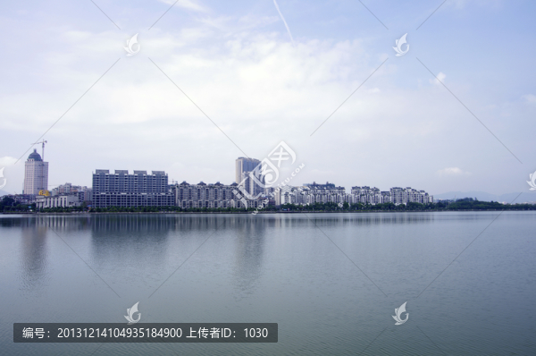 湖景房