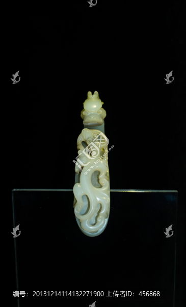 透雕白玉龍紋帶鉤