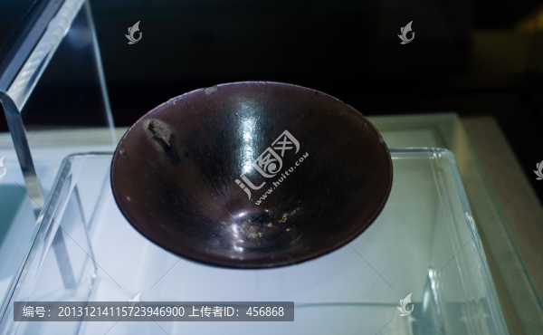 建窯黑釉兔毫盞