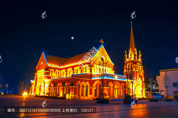 聊城教堂夜景
