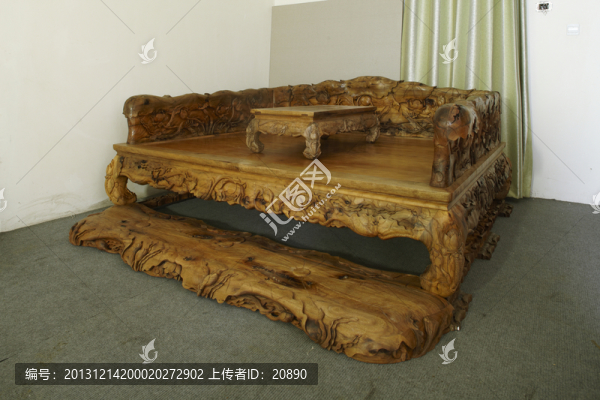 金絲楠木雕花床