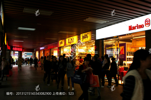 商場(chǎng)裝飾