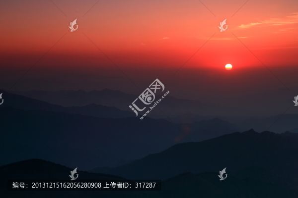 日出東方