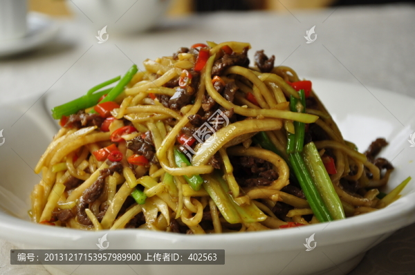 土豆粉炒牛肉