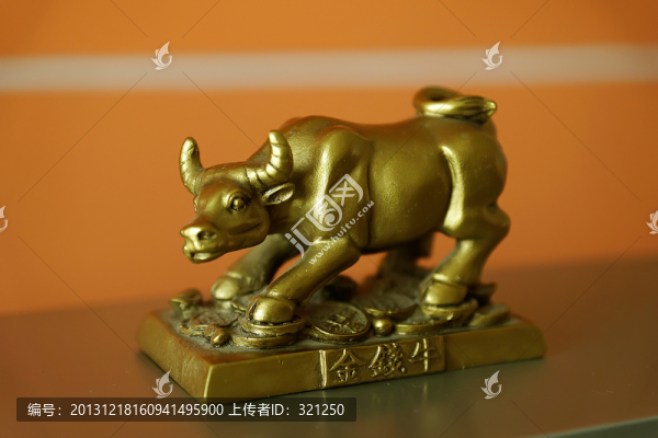 金錢牛,牛塑像