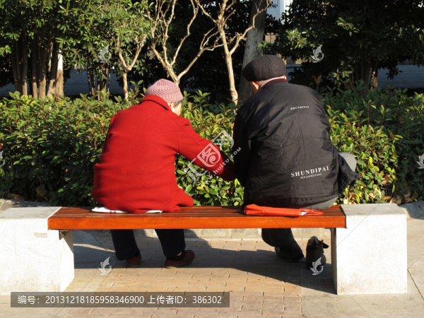 恩愛的老夫婦