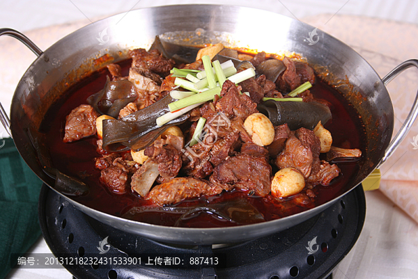 干鍋帶皮羊肉