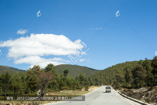 香格里拉山間公路