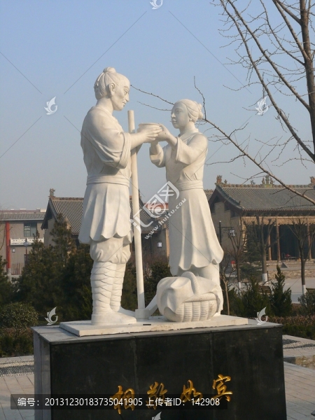 夫妻塑像