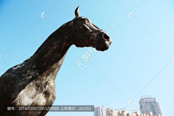 紅坊馬塑像