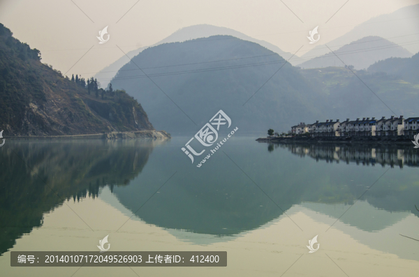 大渡河畔