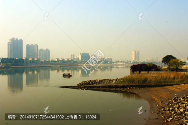 江濱風(fēng)光