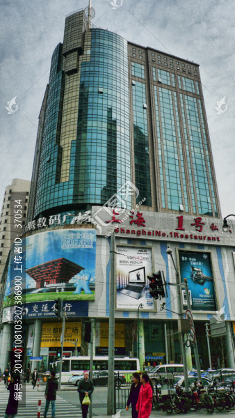 上?；春Ｂ?上海一號,商業(yè)街