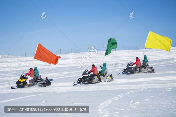 雪地摩托車