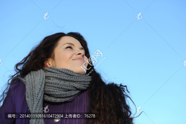 抬頭仰望