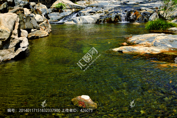 泰山彩石溪奇石