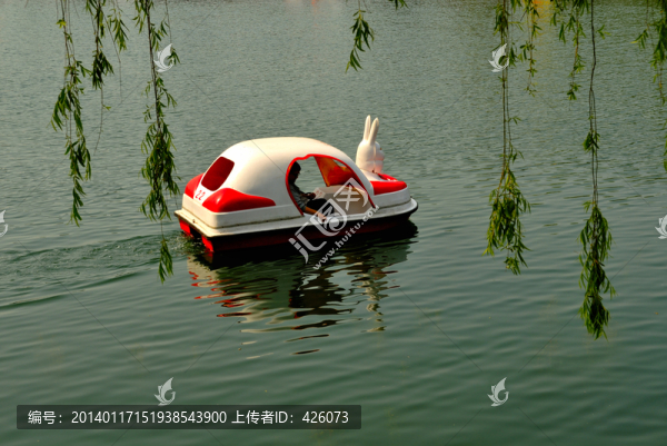 湖光春色