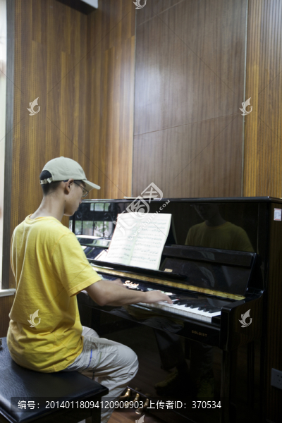 學(xué)鋼琴,鋼琴,琴房,音樂,樂器