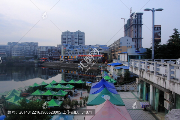 西充縣城安漢廣場(chǎng)