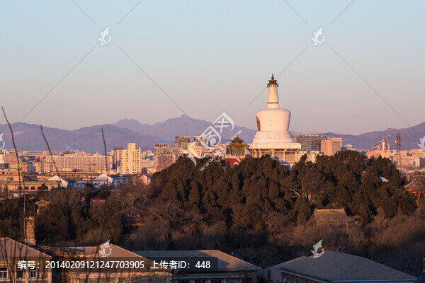 北海公園,白塔