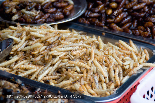 麗江古城小吃油炸蠶蛹