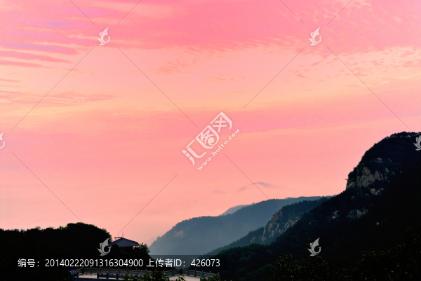 大山朝霞