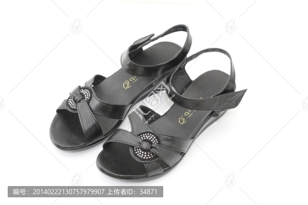 黑色女涼鞋