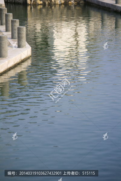 藍(lán)色的水波