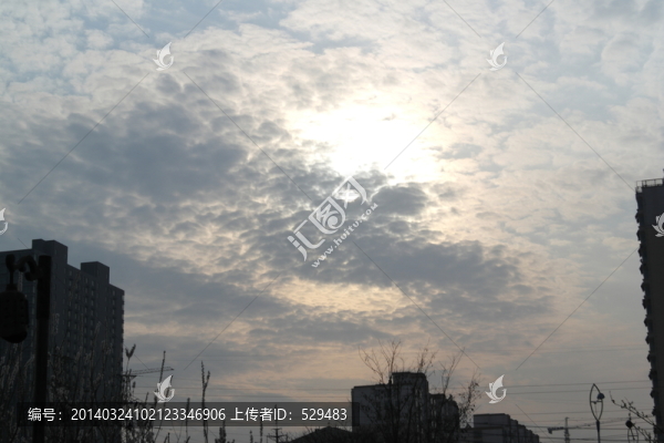 烏云遮擋的太陽