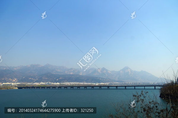 大河風(fēng)光