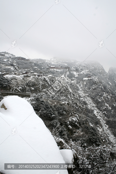 泰山雪景