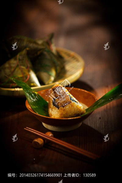 傳統(tǒng)香菇粽