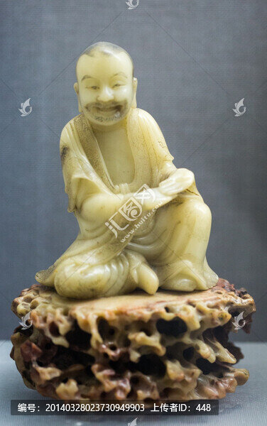 玉雕達(dá)摩坐像