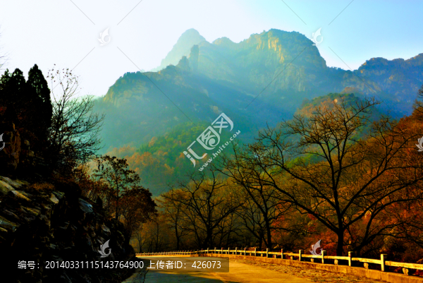 通向山外的路