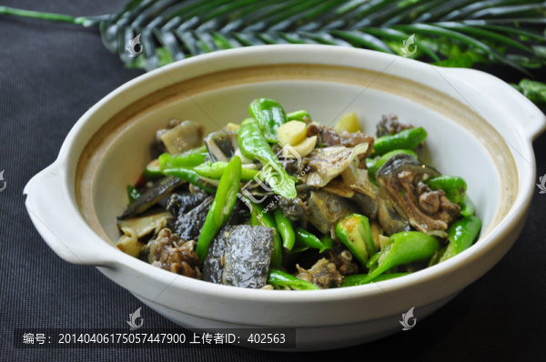 青椒燜水魚(yú)