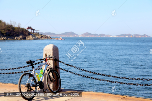 海邊上的自行車